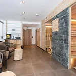 In Near Lift And Sauna Chalet *