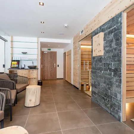 In Near Lift And Sauna Chalet *